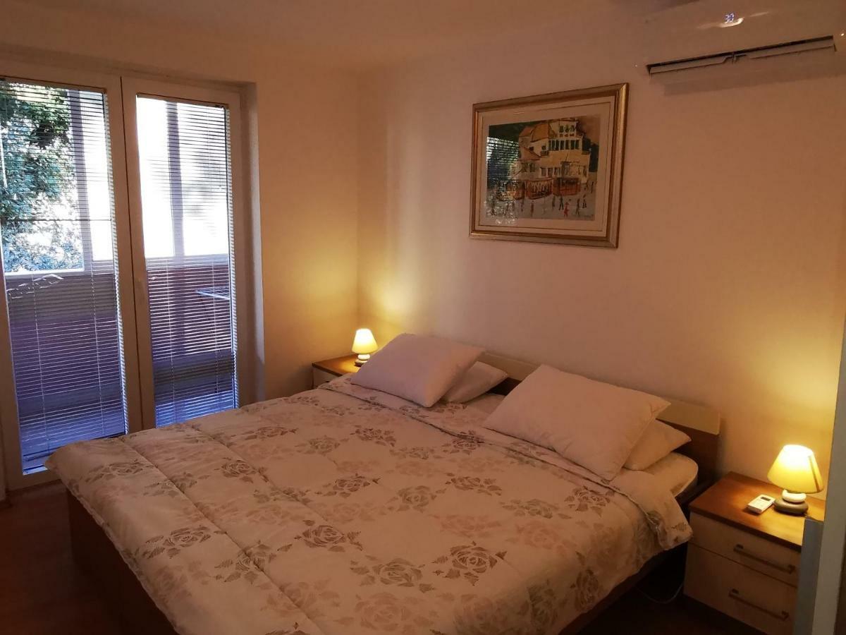 Comfortable 3* Apartment Lapad Center Дубровник Екстериор снимка